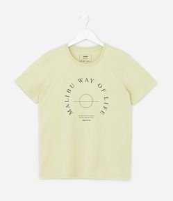 Camiseta Infantil com Lettering Malibu Estampado - Tam 05 a 14 Anos