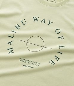 Camiseta Infantil com Lettering Malibu Estampado - Tam 05 a 14 Anos