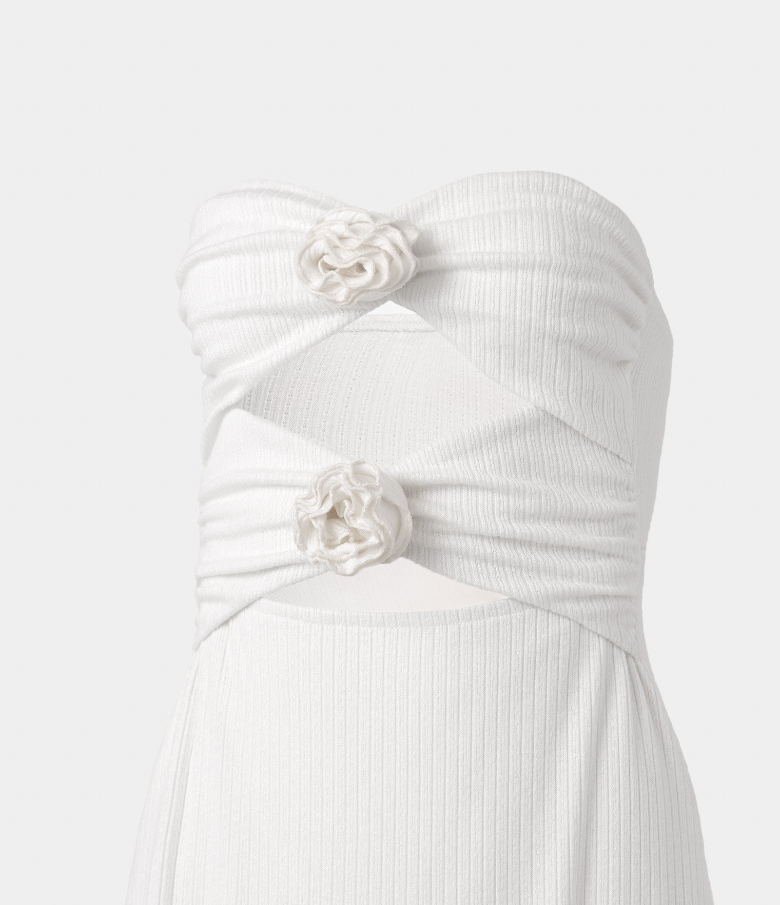 Vestido Midi Canelado com Aberturas Vazadas e Flores Aplicadas Branco 6