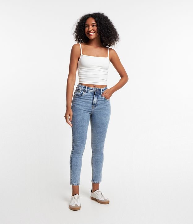 Jeans feminino: uma peça atemporal para você - Renner