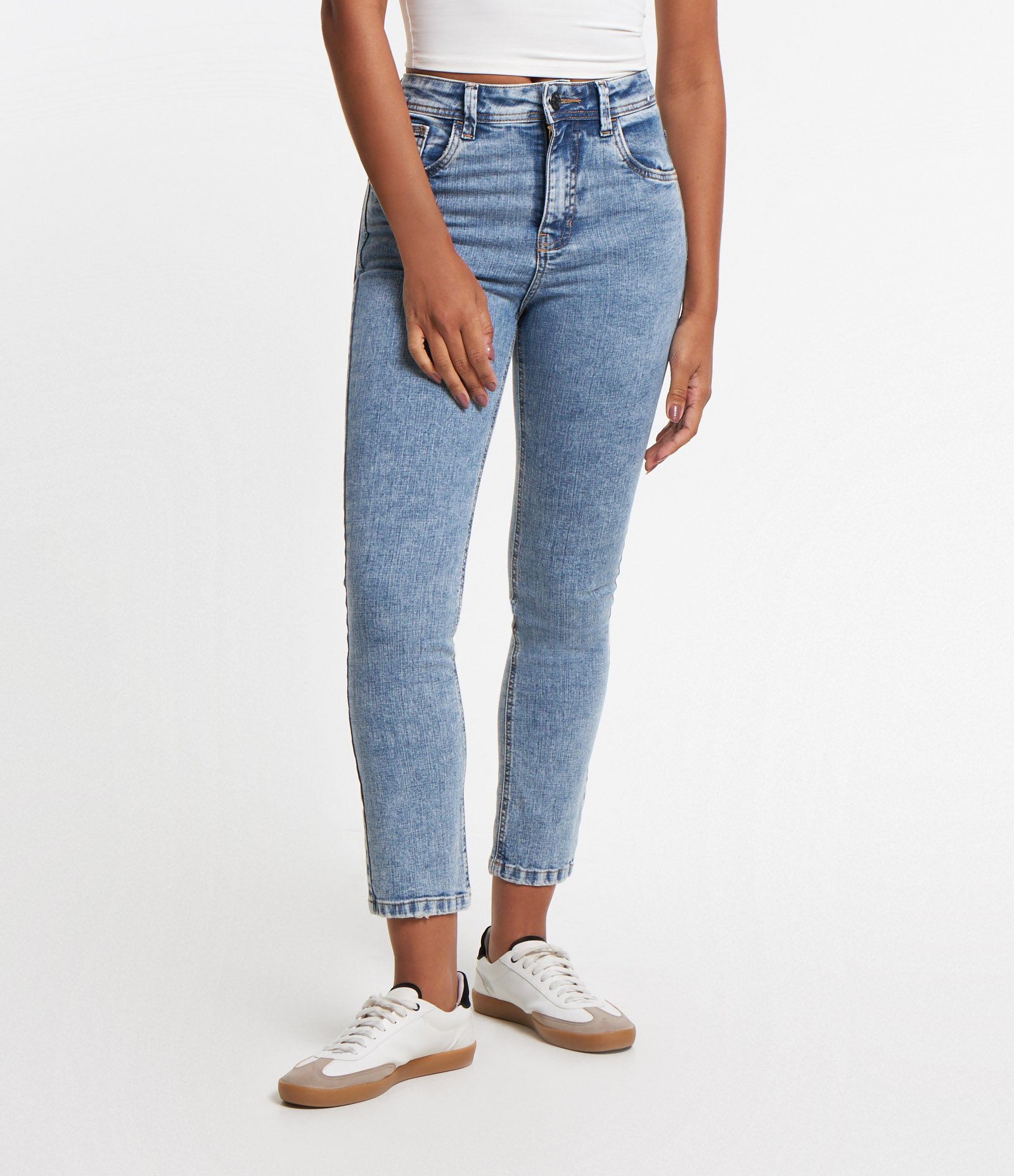 Calça Cigarrete em Jeans Marmorizada Azul 2