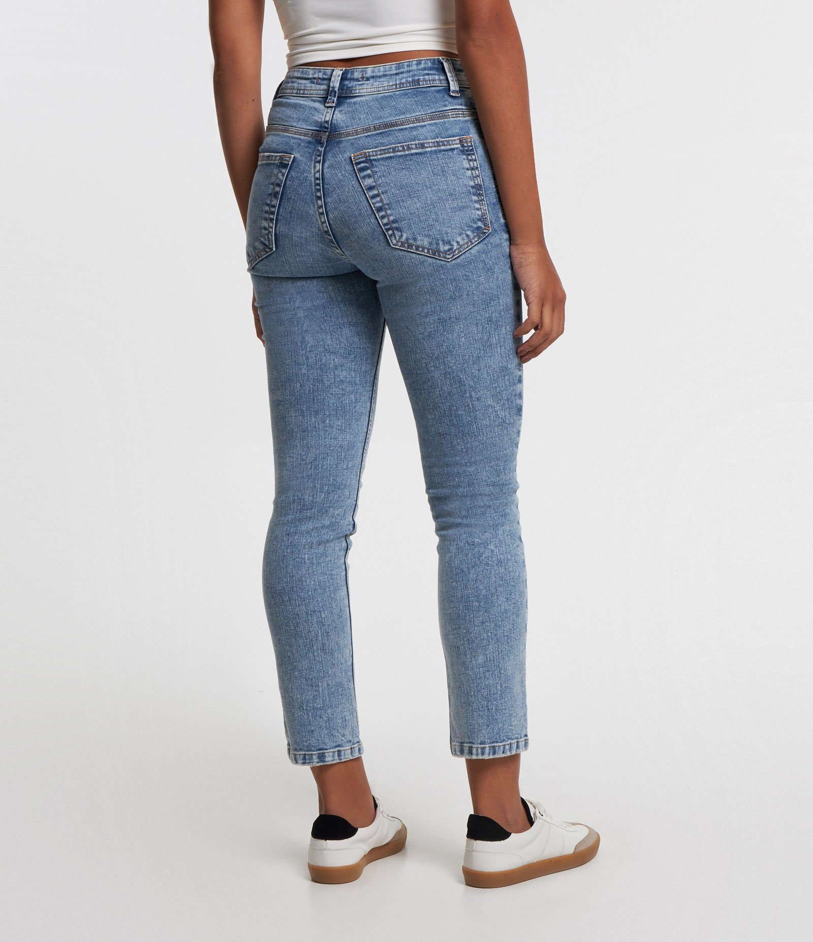 Calça Cigarrete em Jeans Marmorizada Azul 3