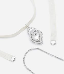 Colar Camadas com Cordão e Pingente de Coração