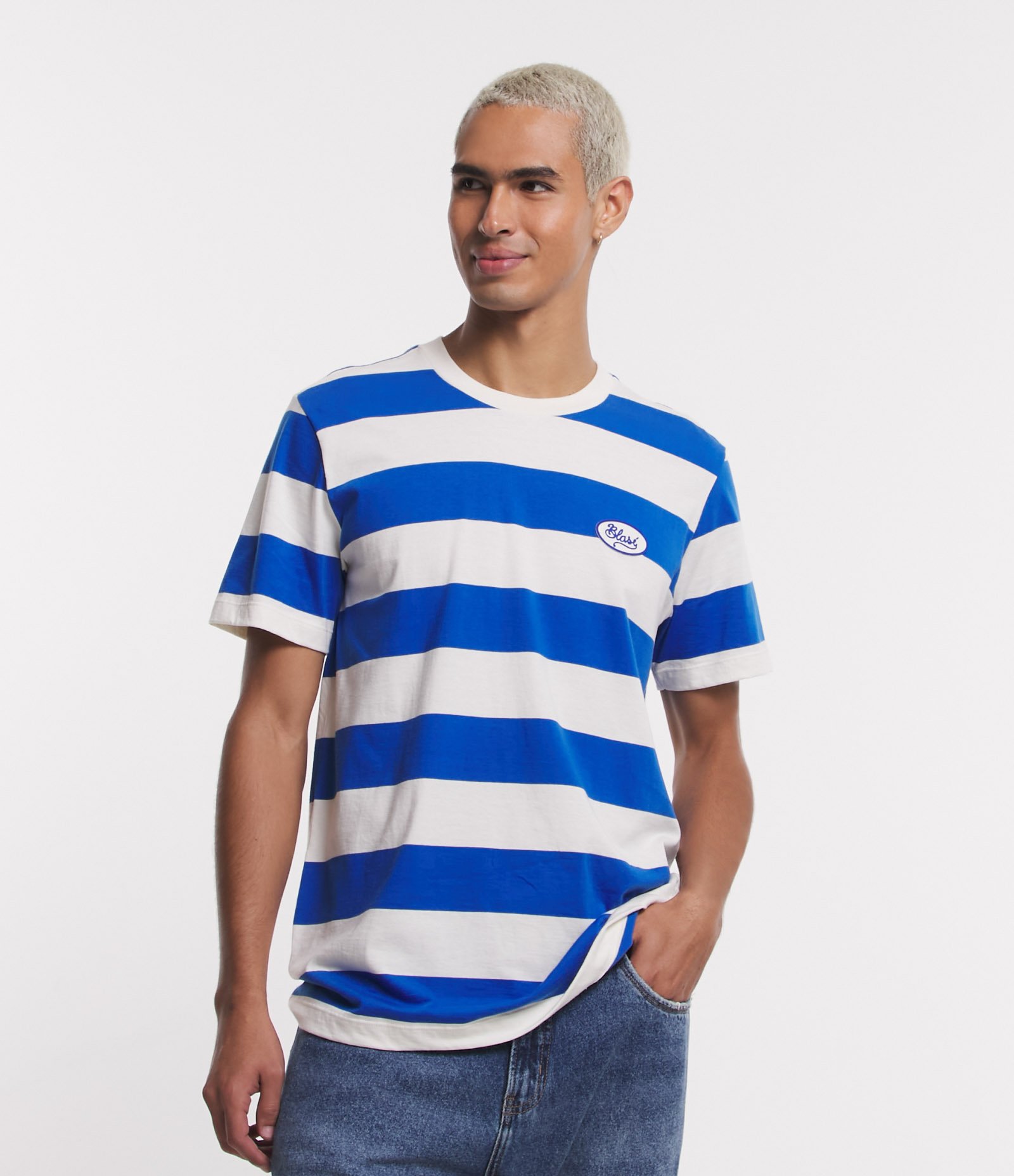 Camiseta Comfort em Meia Malha Listrada com Fio Tinto e Etiqueta Branco/Azul 1