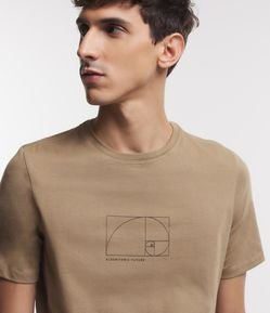 Camiseta Manga Curta com Estampa Geométrica
