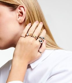 Kit 06 Anéis com Detalhes Variados em Resina