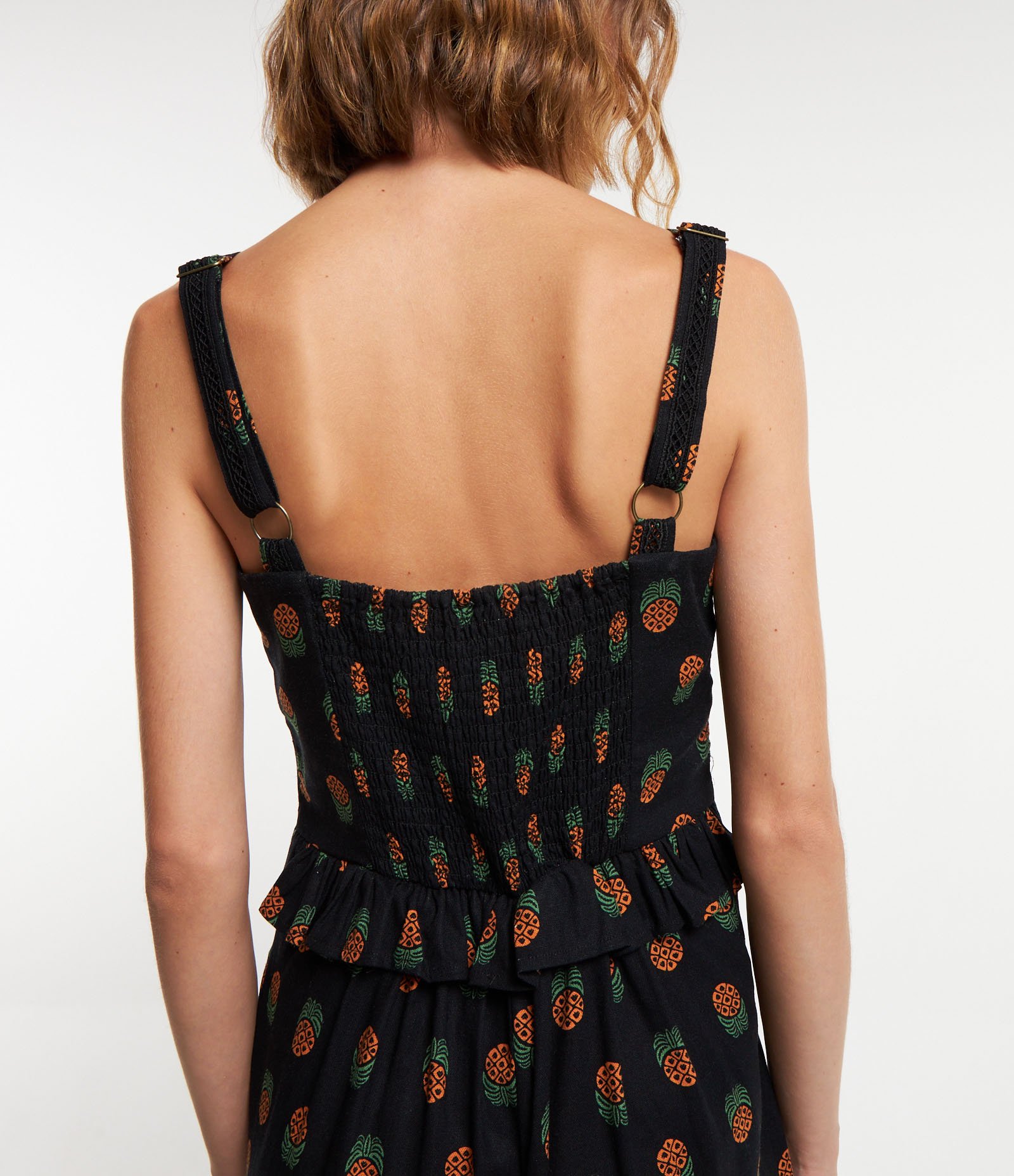 Macacão Longo em Viscolinho com Babadinhos e Estampa Abacaxis Preto 5