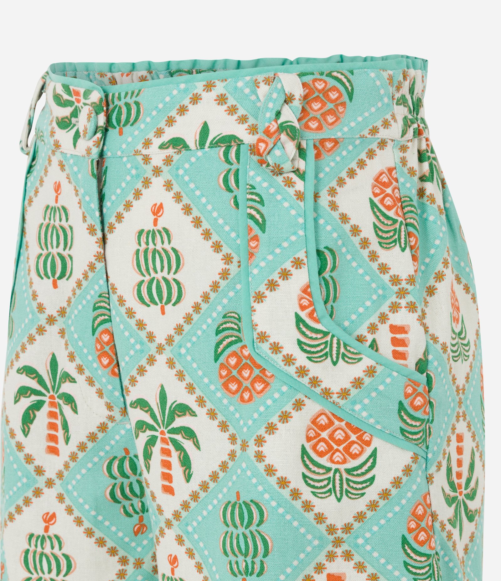 Short em Linho com Passantes Cruzados e Estampa Tropical Verde 6