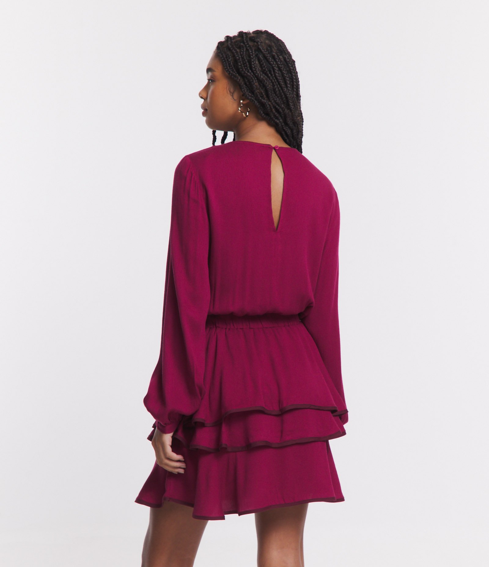 Vestido Curto em Viscose ML com Camadas na Barra e Detalhe Contrastante Vermelho Marsala 3