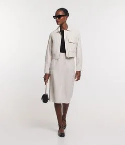 Saia Midi Alfaiatada em Viscose com Bolsos Laterais