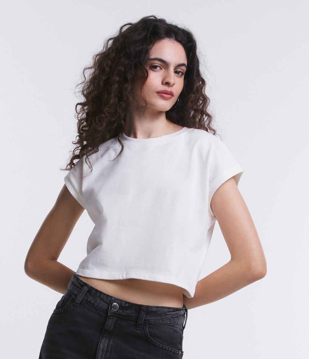 Blusinha Cropped Manga Curta em Meia Malha com Estrela Estampada