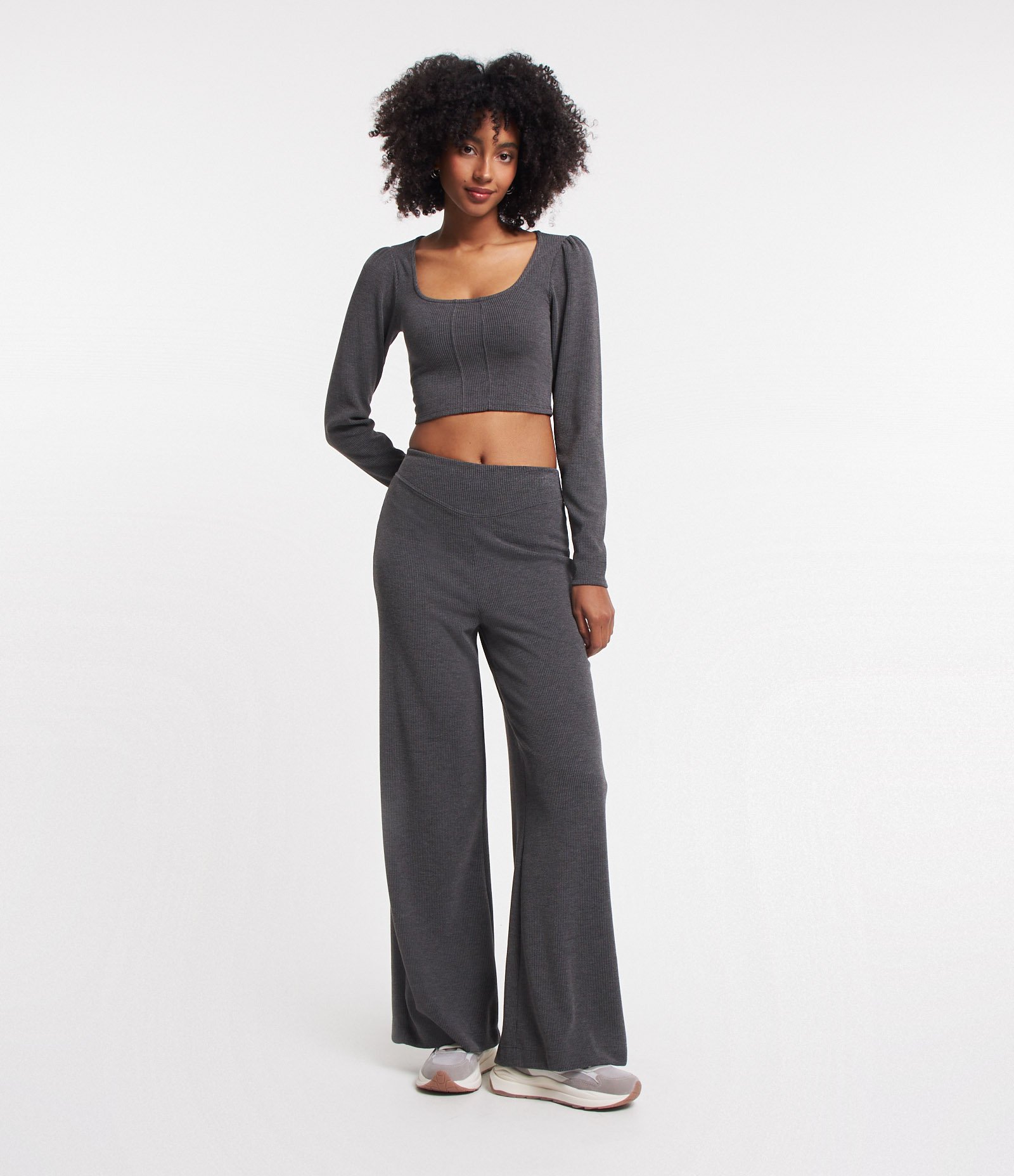Blusa Cropped em Ribana com Textura Cinza 2