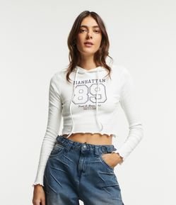 Blusa Cropped em Ribana com Capuz e Lettering College Manhattan