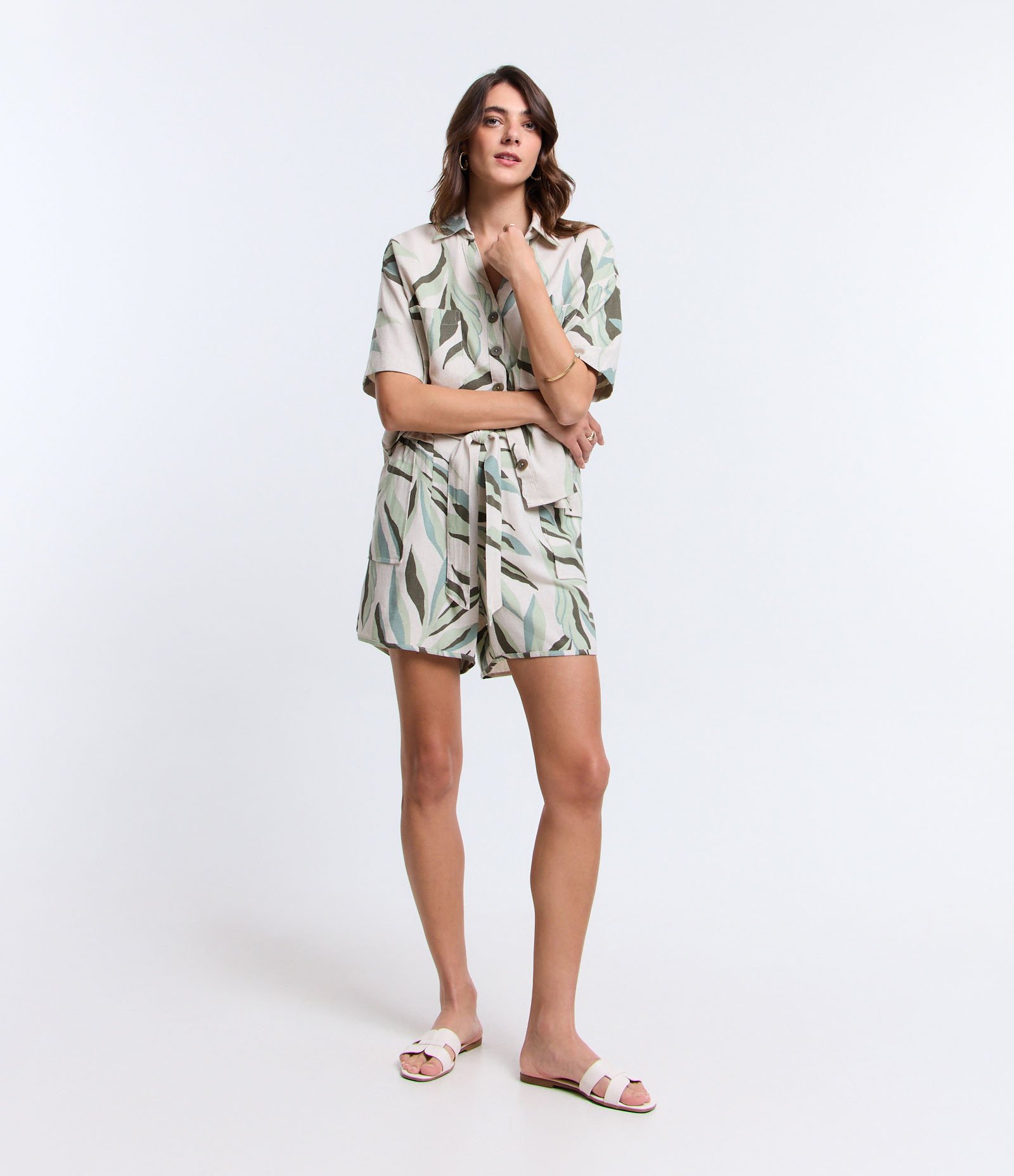 Camisa em Viscolinho com Estampa Folhagens Off White 2