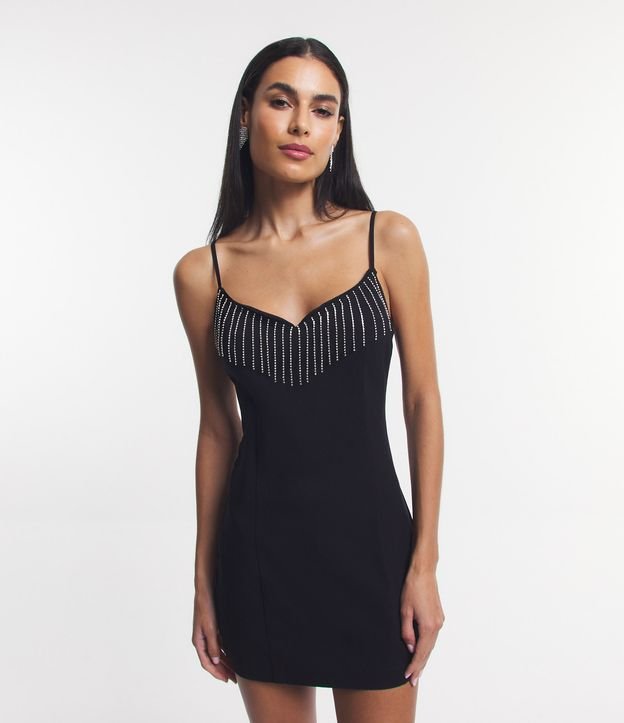 Vestido Curto de Alça com Decote com Fios de Strass