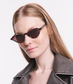 Óculos de Sol Gateado Pequeno com Detalhe em Metal