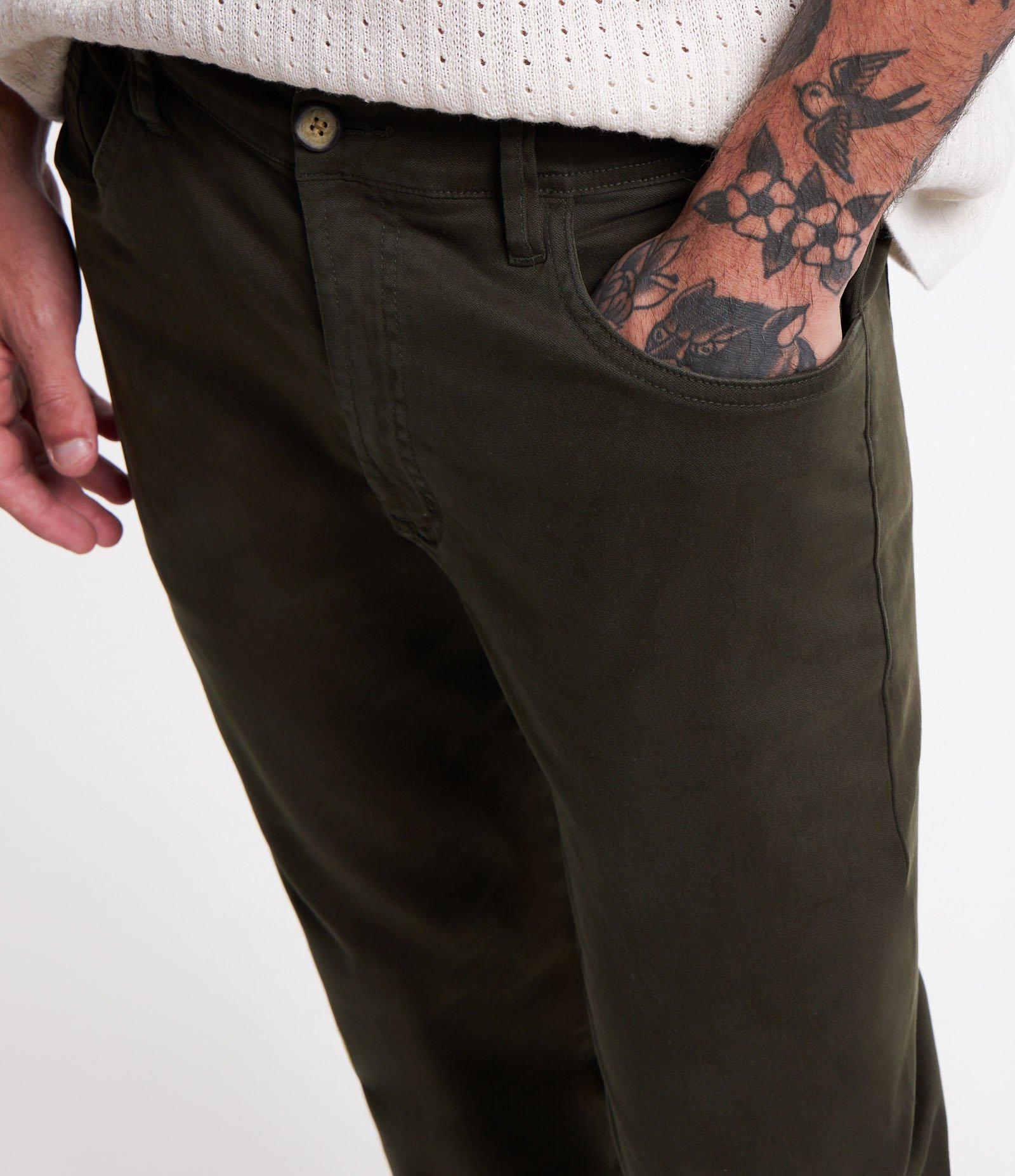 Calça Slim em Sarja com Elastano e Cós Elástico Verde Musgo 4