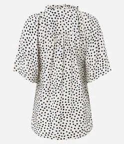 Camisa em Viscose com Decote V e Estampa Poá