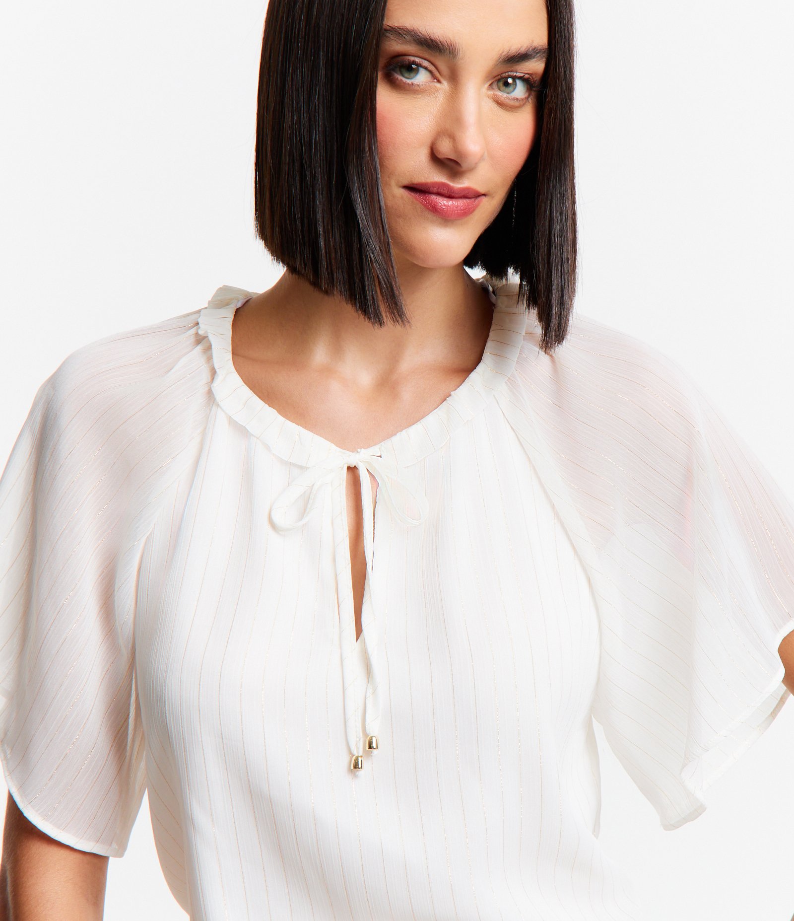 Blusa em Chiffon com Amarração na Gola e Estampa de Listras Branco Neve 4