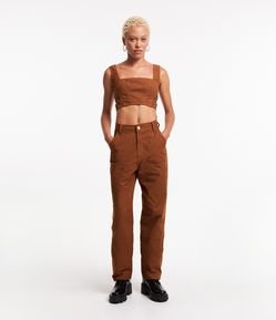 Calça Reta Cintura Alta em Jeans com Bolsos