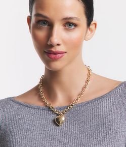 Colar Curto em Metal com Pingente de Coração Bold