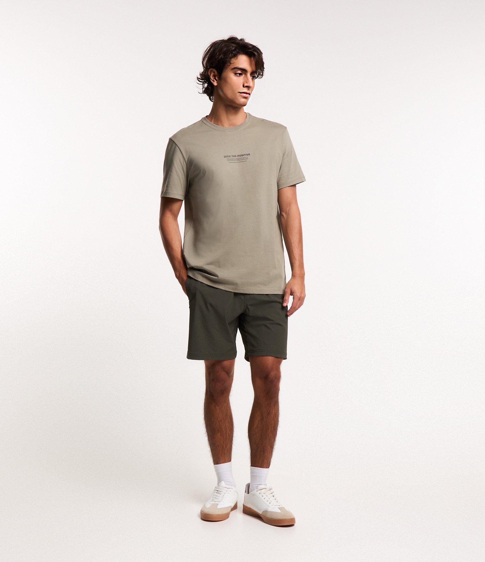 Camiseta Comfort em Algodão Peruano e Lettering Seek the Positive Verde 2