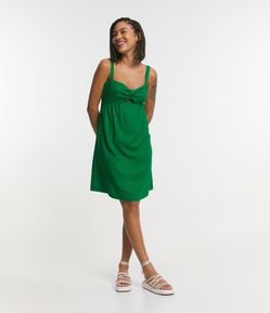 Vestido em Viscose e Linho com Recorte Vazado no Busto