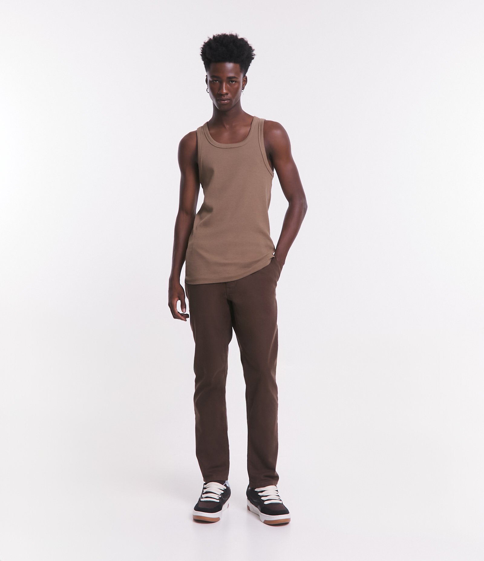 Calça Skinny em Sarja com Elastano Marrom Escuro 1