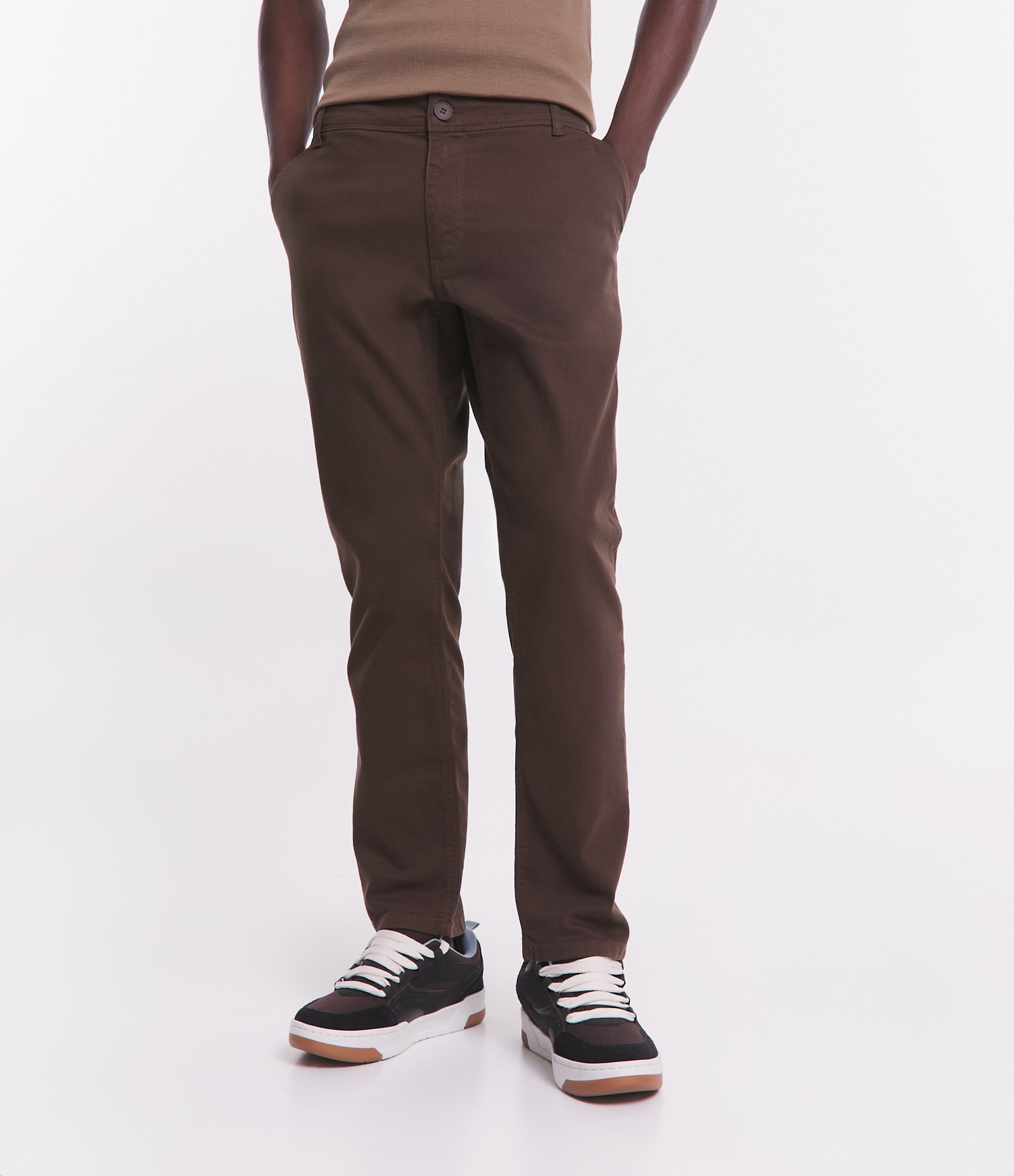 Calça Skinny em Sarja com Elastano Marrom Escuro 2