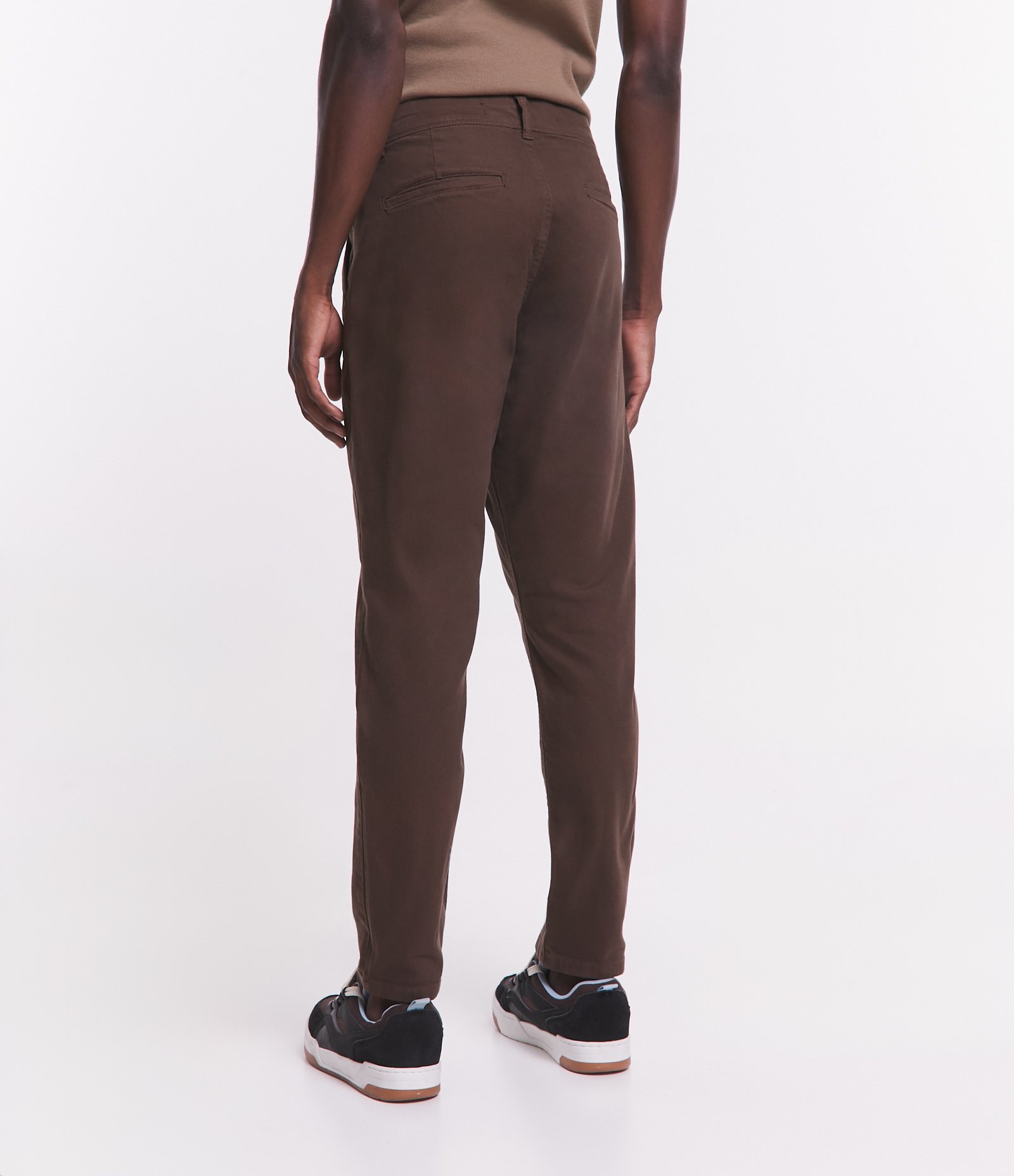 Calça Skinny em Sarja com Elastano Marrom Escuro 3