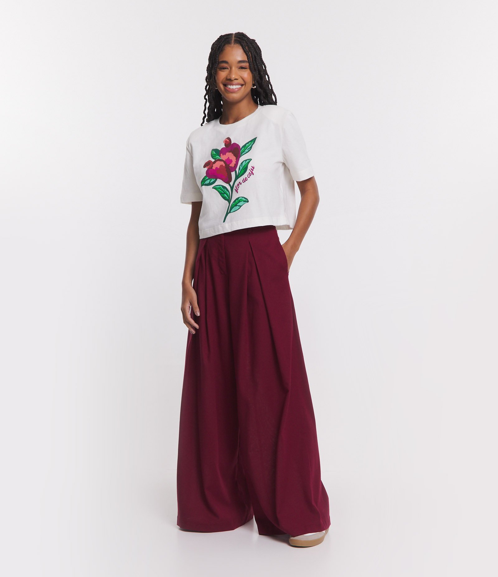 Blusa T-shirt em Meia Malha com Estampa Flor de Caju Branco 2