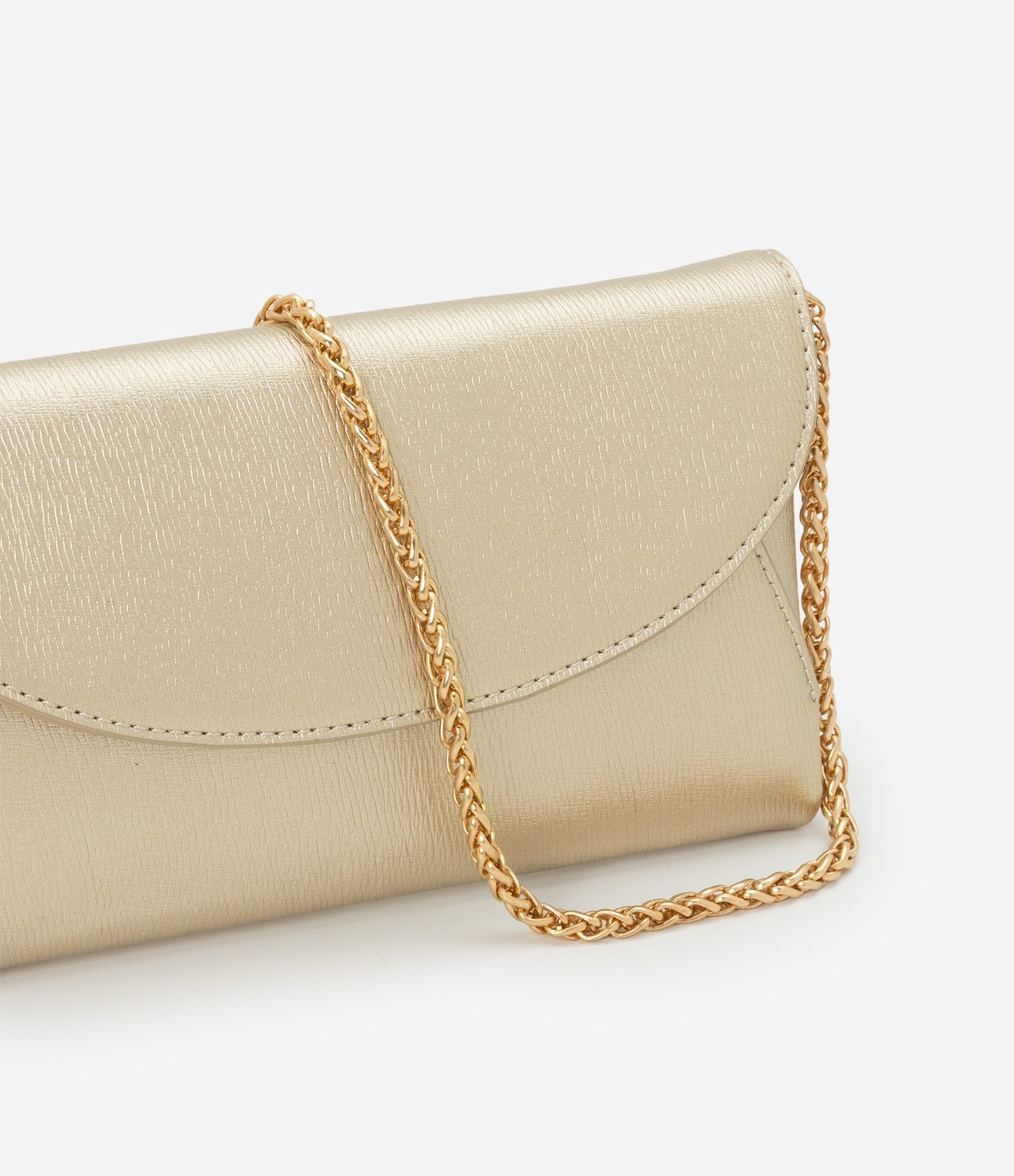 Carteira Grande Metalizada com Alça de Corrente Dourado 4