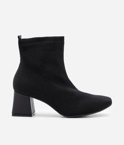 Bota Knit com Cano Médio e Salto Bloco