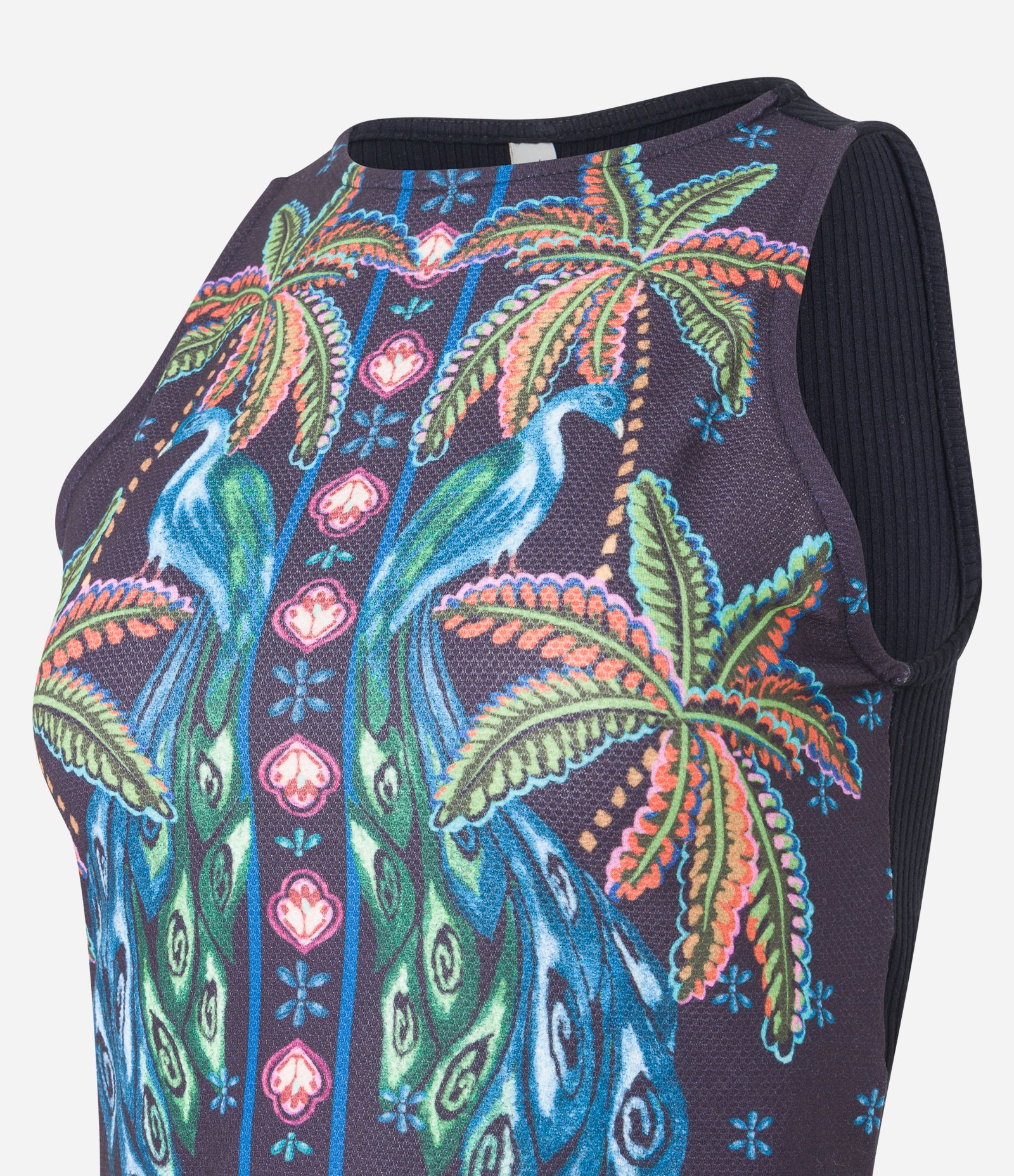 Blusa sem Manga em Ribana com Estampa de Coqueiros Preto 6