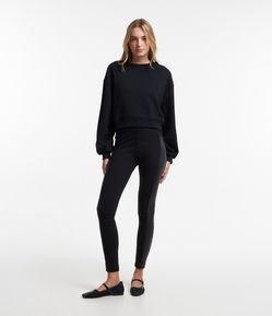Calça Legging em Ponto Roma com Detalhe Lateral em Cirre