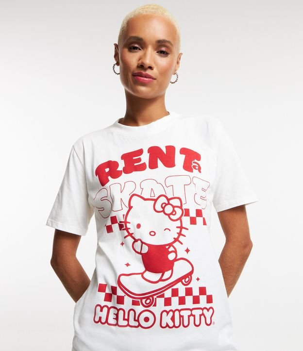 Camiseta Alongada em Meia Malha com Estampa Hello kitty Skate Branco 4