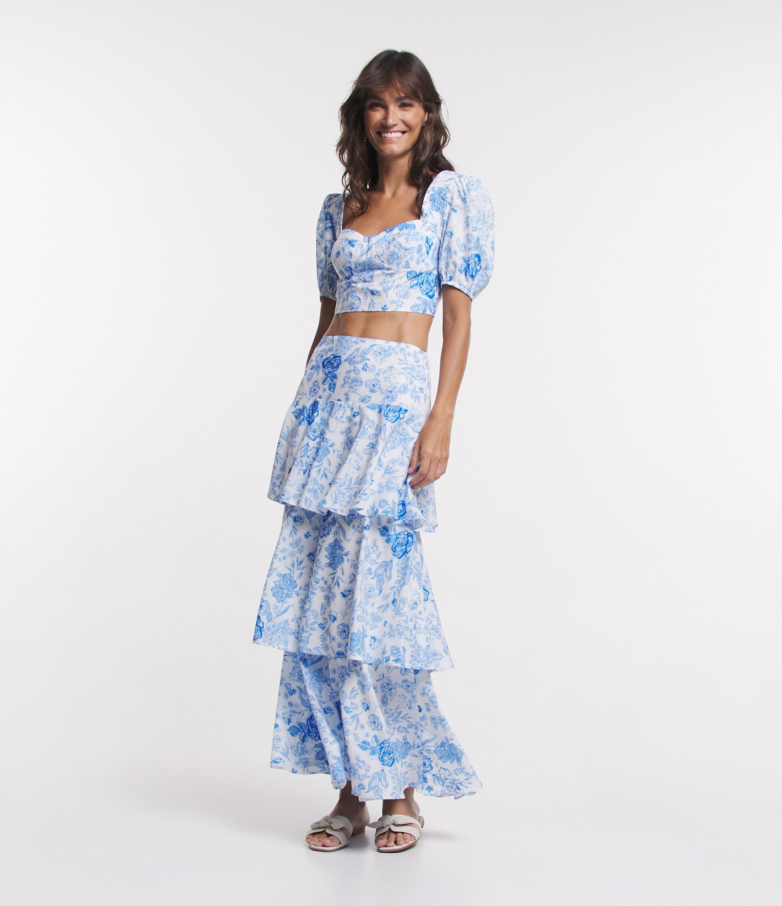 Blusa Cropped em Crepe com Decote Coração e Estampa Floral Branco/ Azul 2