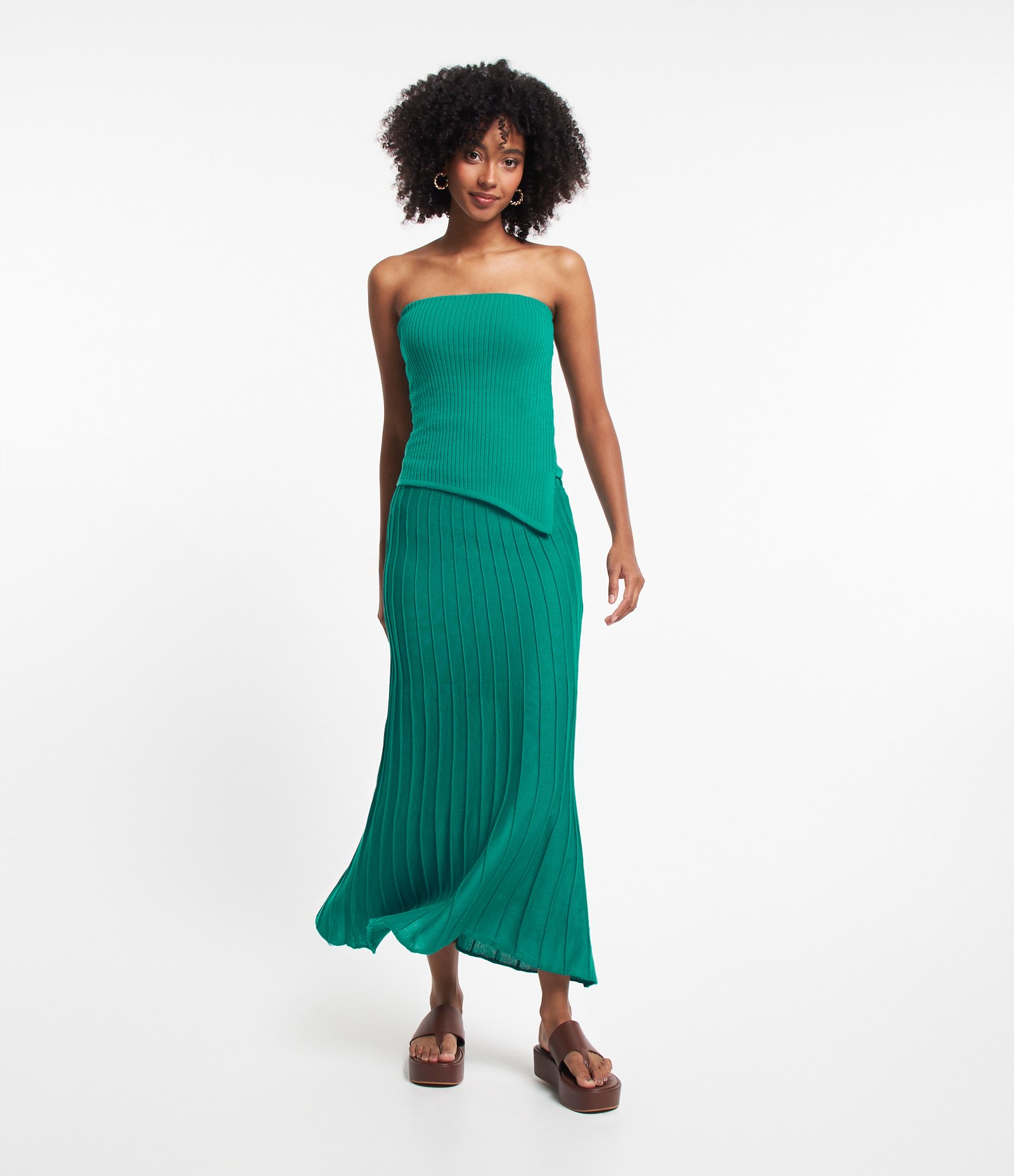 Blusa Tomara que Caia em Tricô com Barra Assimétrica Verde 2