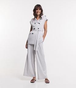 Calça Wide Leg em Alfaiataria com Estampa Risca de Giz