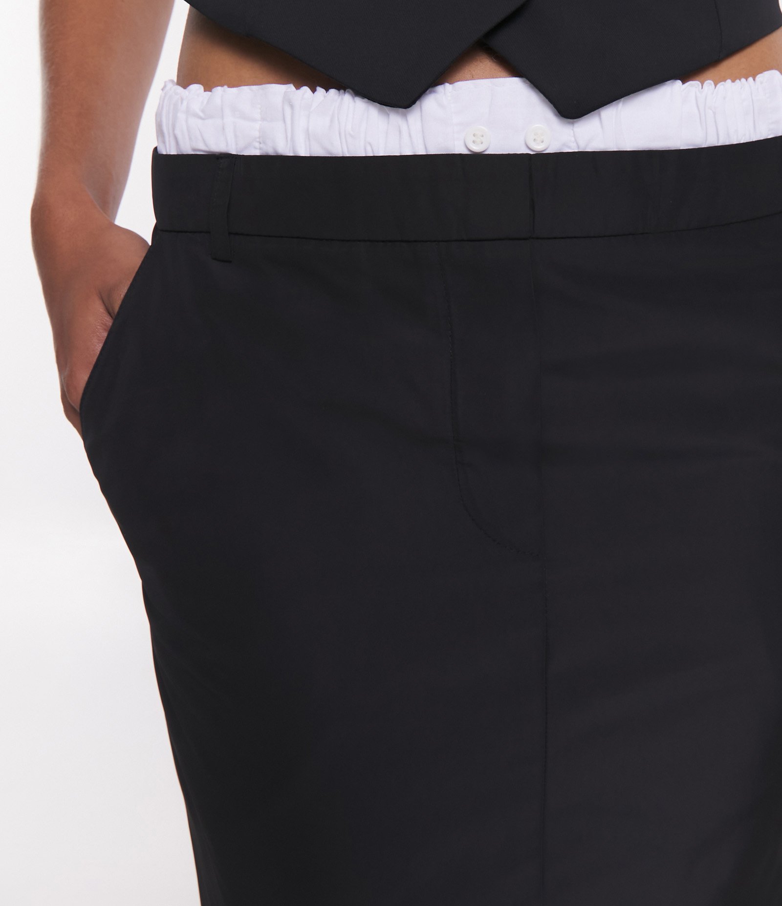 Saia Midi Alfaiatada com Cós Duplo e Zíper nas Costas Cinza Chumbo 4