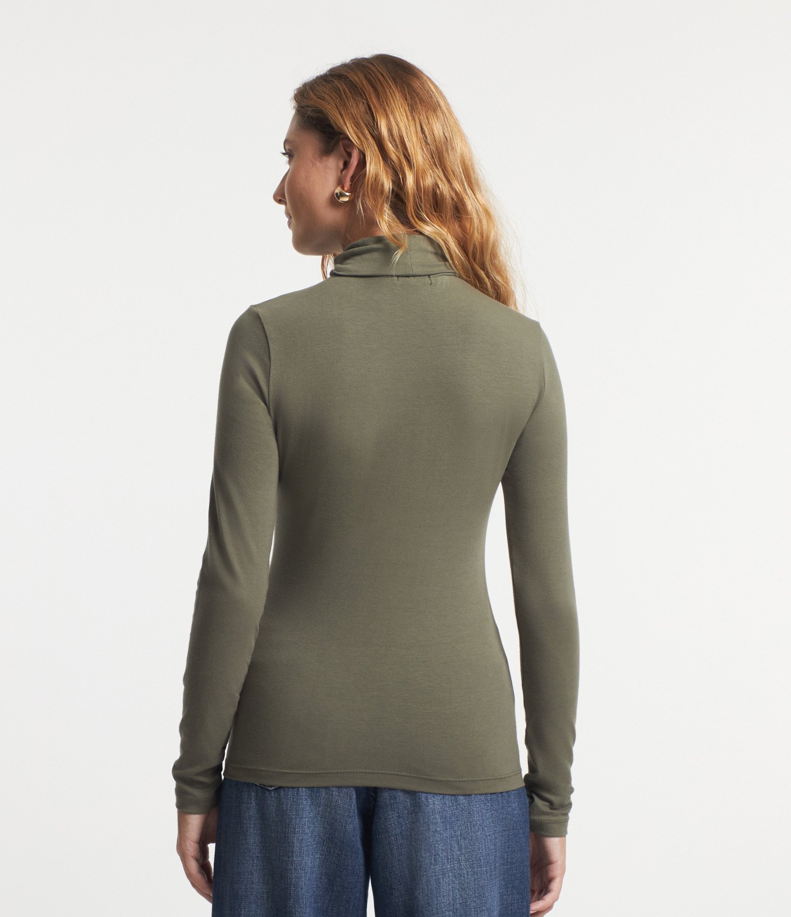 Blusa em Meia Malha com Gola Alta Verde 4