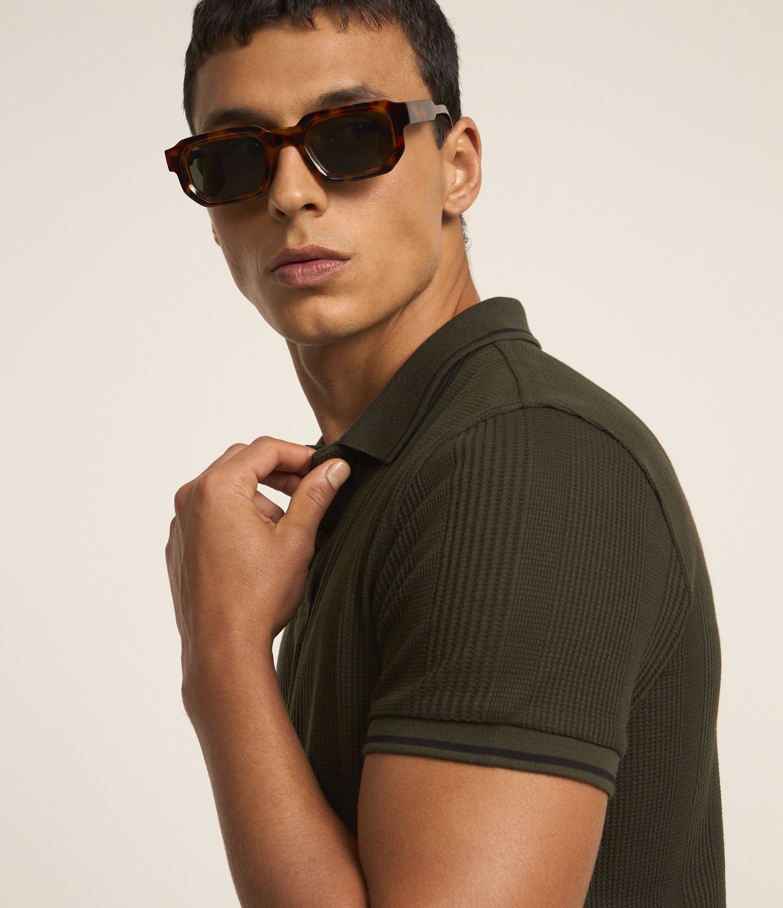 Polo Regular com Textura de Listras e Frisos Contrastantes Verde Escuro 4