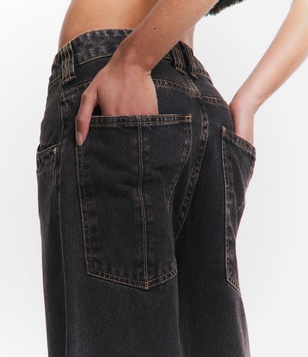 Calça Reta em Jeans com Bolsos Preto 5