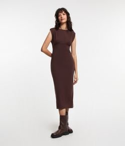 Vestido Midi em Meia Malha com Ombreira e Busto Franzido