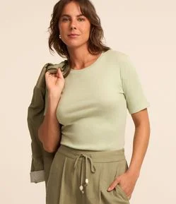 Blusa Básica em Algodão com Gola Redonda