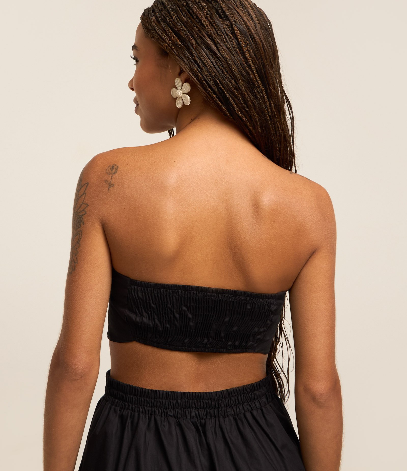 Vestido New Midi em Tricoline com Recorte Vazado e Pespontos Preto 4