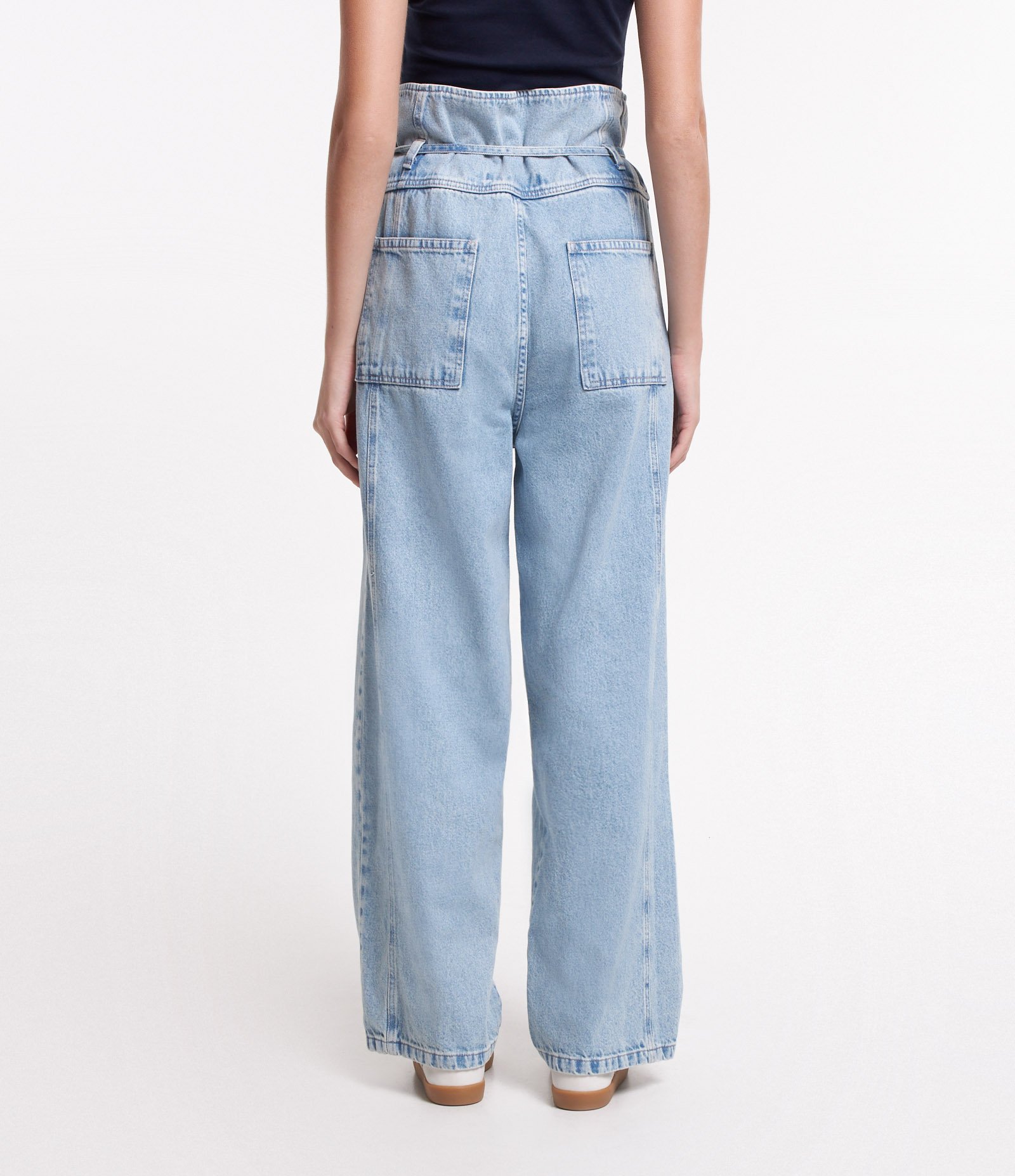 Calça Clochard em Jeans com Amarração e Bolsos Azul 3