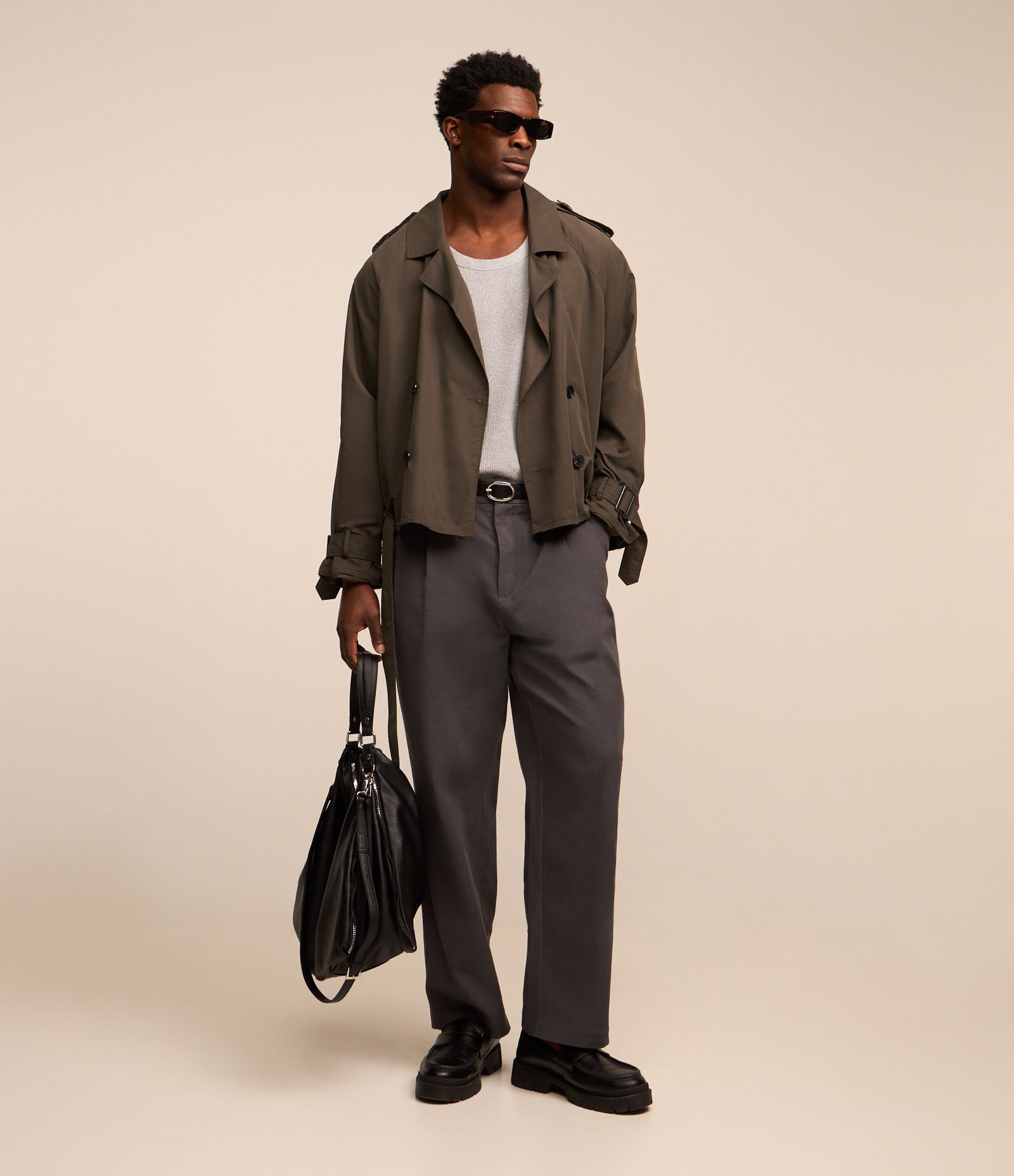 Casaco Trench Coat Curto com Trespasse Cinza 2