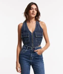 Blusa Cropped Sem Manga em Jeans com Bolsos Cargo