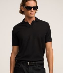 Camisa Polo com Gola Lapela sem Botão e Textura Canelada